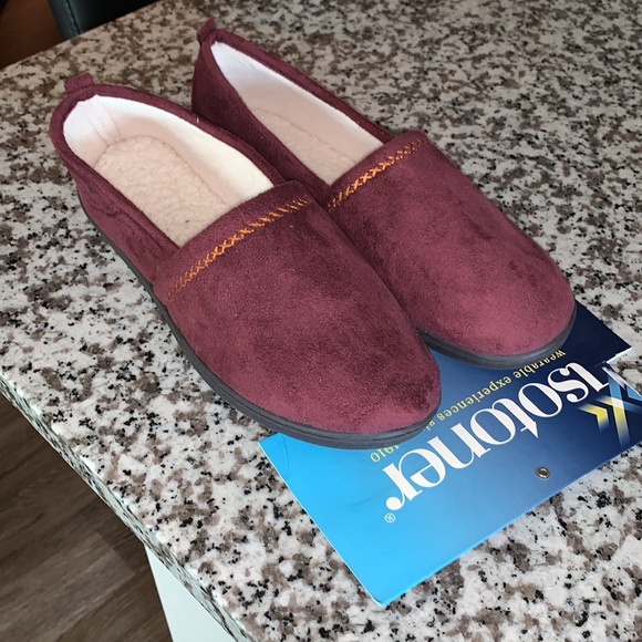 Isotoner Slippers - Picture 2 of 4